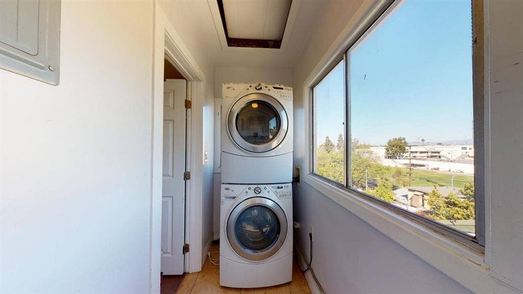 1 BR in Los Angeles