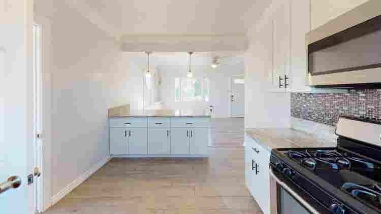 2 BR in Los Angeles