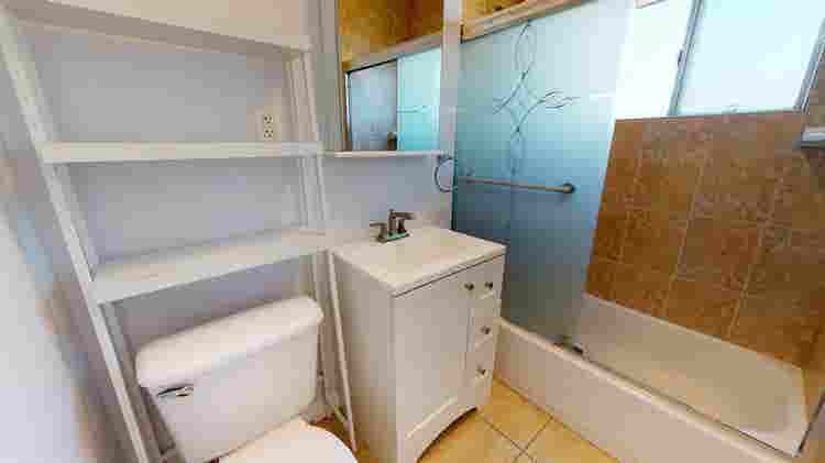 2 BR in Los Angeles