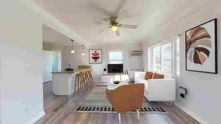 2 BR in Los Angeles