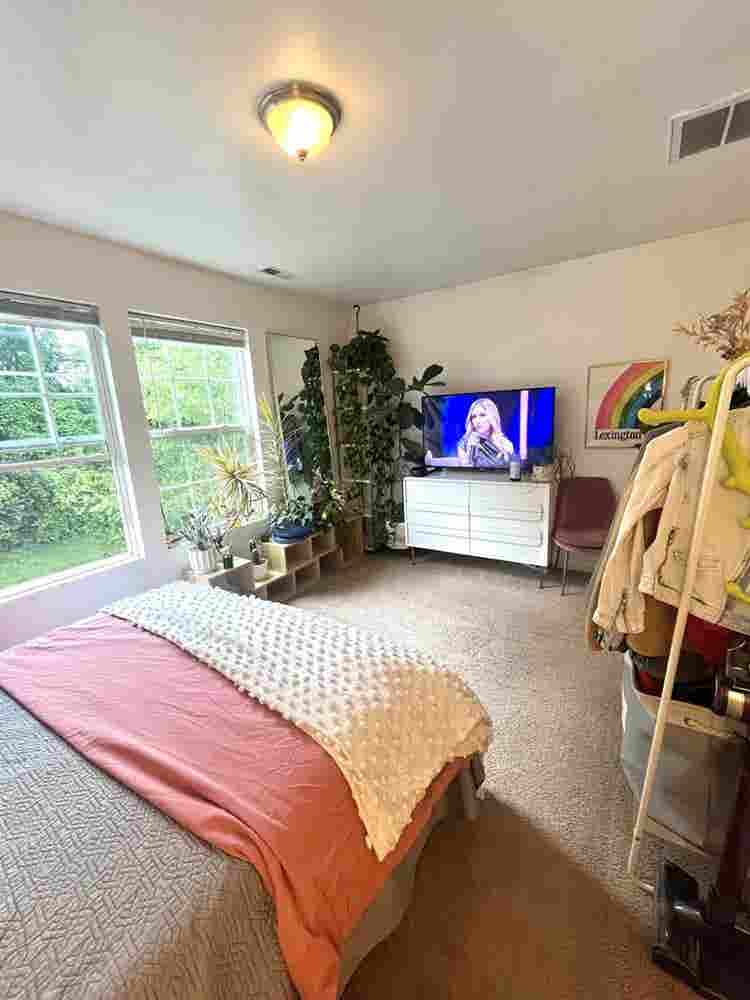 Room with private Bathroom