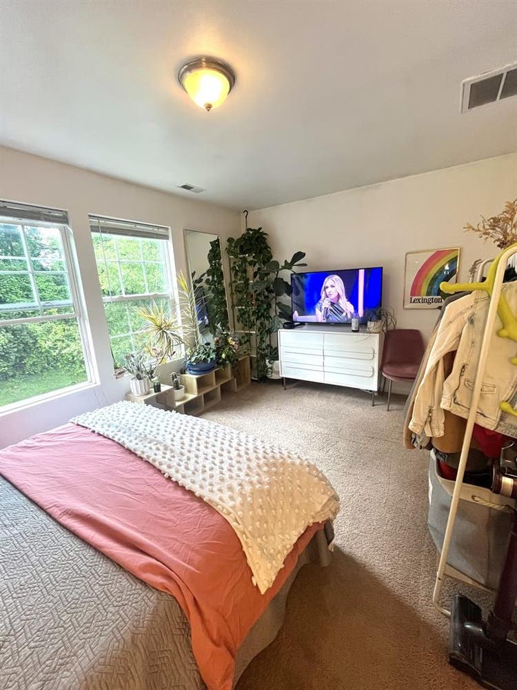 Room with private Bathroom