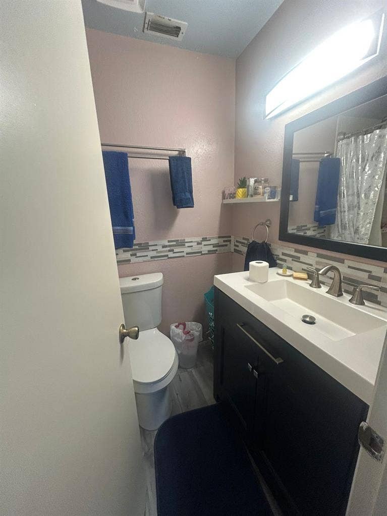 Renting Room w/ bathroom