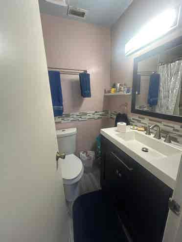 Renting Room w/ bathroom