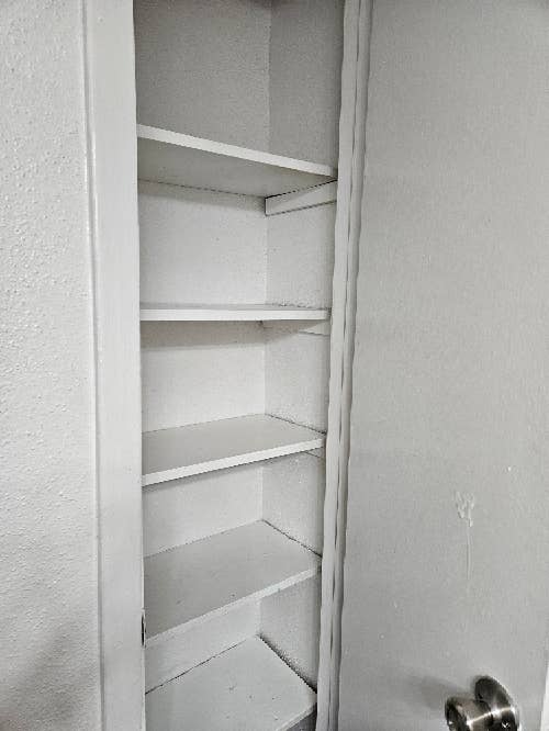 Looking for a female roommate