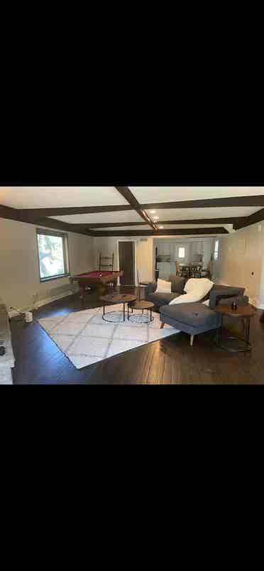 Newly Remodeled Room near Homewood