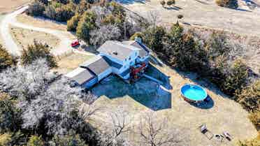 Historic lake home, 9 acres w/pool
