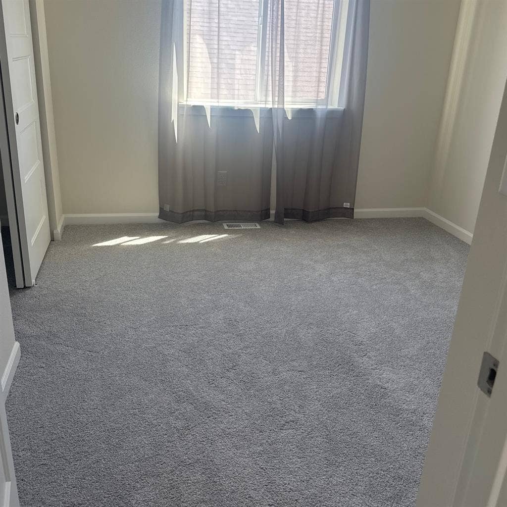 Room rent in yelm.