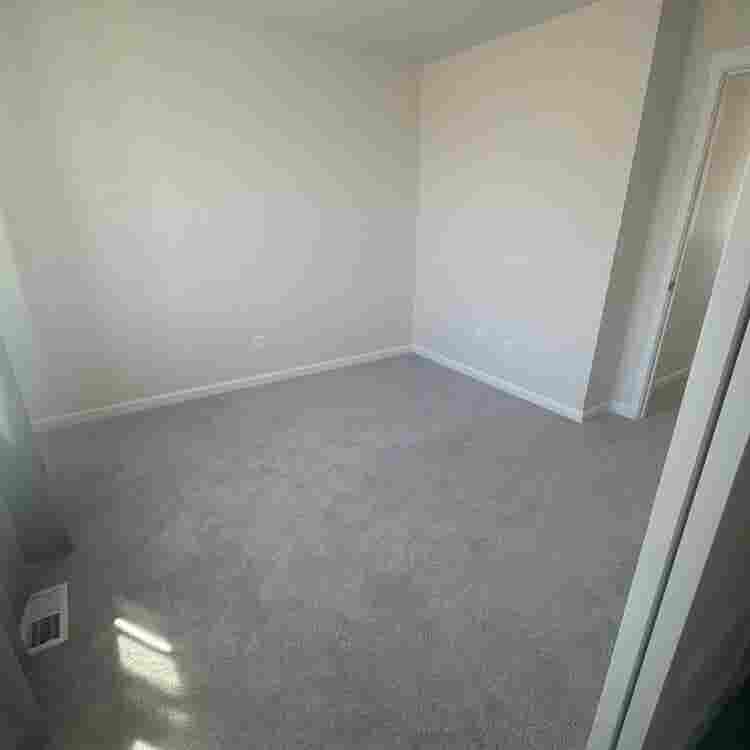 Room rent in yelm.
