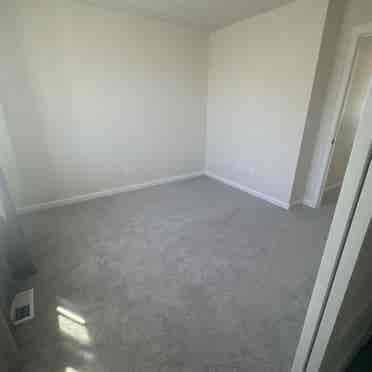 Room rent in yelm.
