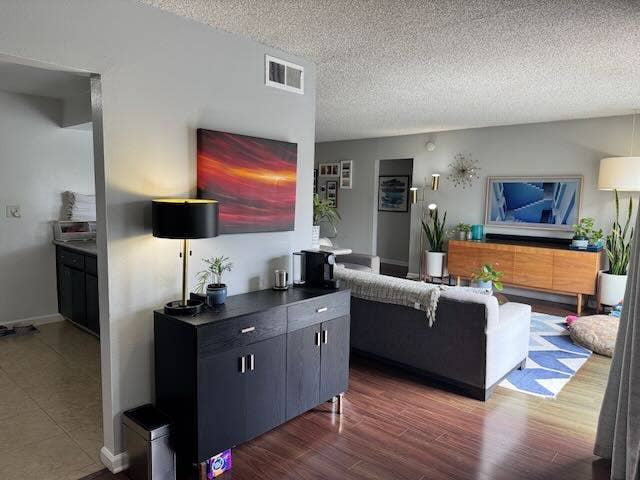 Amazing Sherman Oaks Room