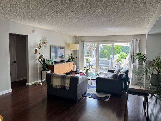 Amazing Sherman Oaks Room