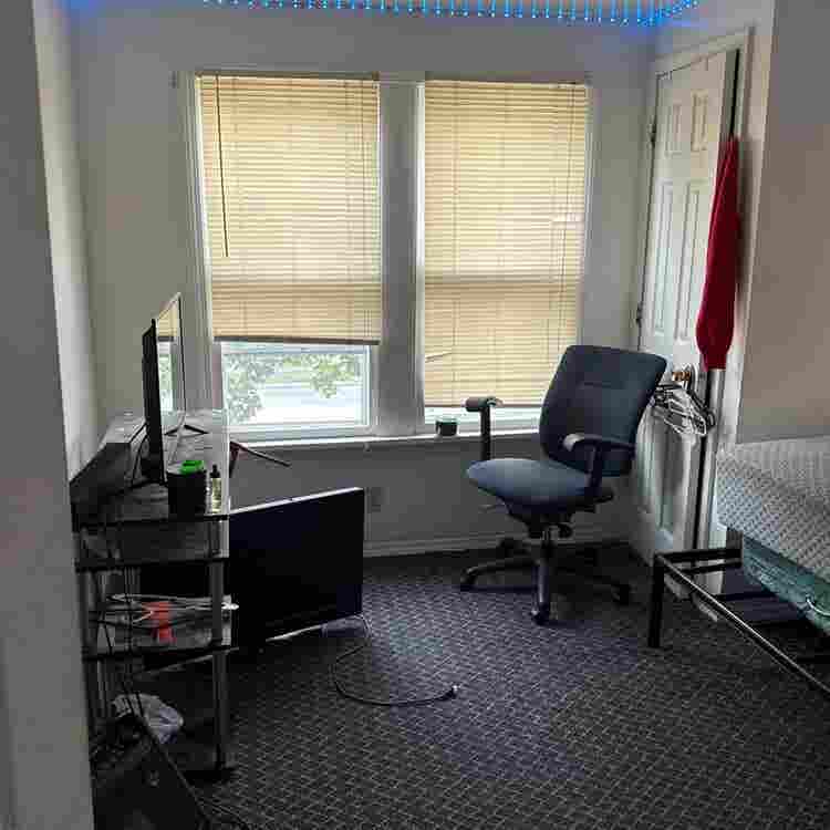Room for rent $ u of r students