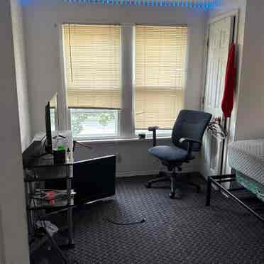 Room for rent $ u of r students