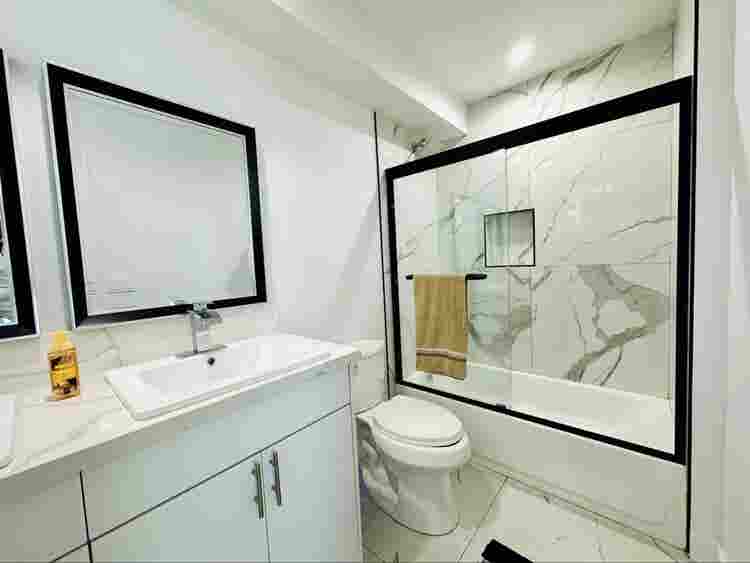 New Spacious Townhome in Hollywood