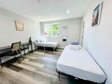 New Spacious Townhome in Hollywood