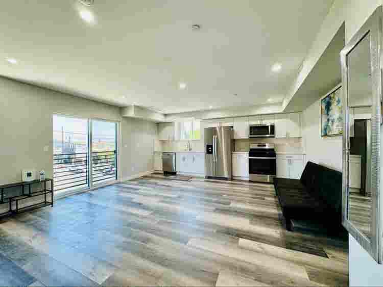 New Spacious Townhome in Hollywood