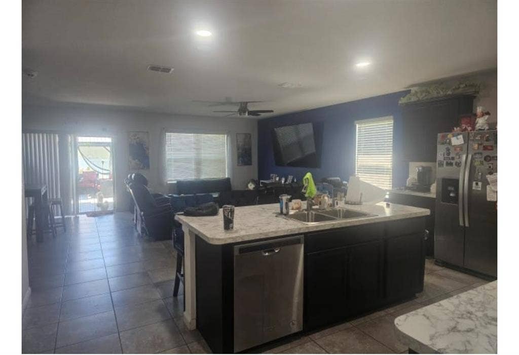 Female Roommate Wanted