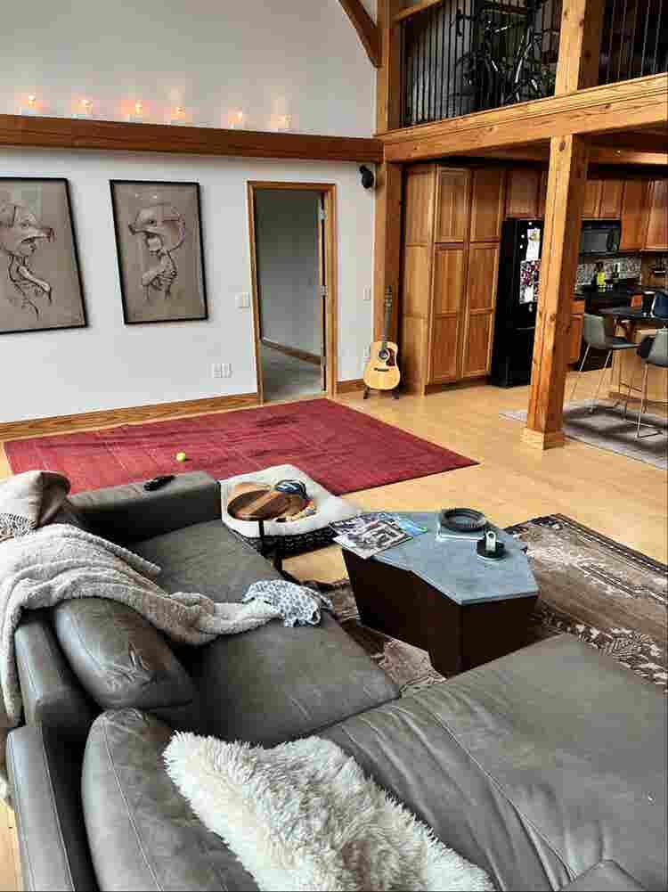 Mountain retreat, close to town