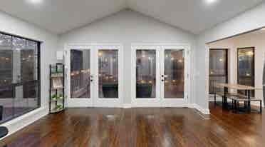 Furnished Room – Move-in Ready!