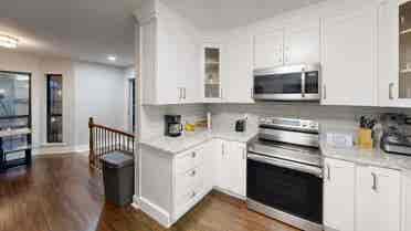 Furnished Room – Move-in Ready!