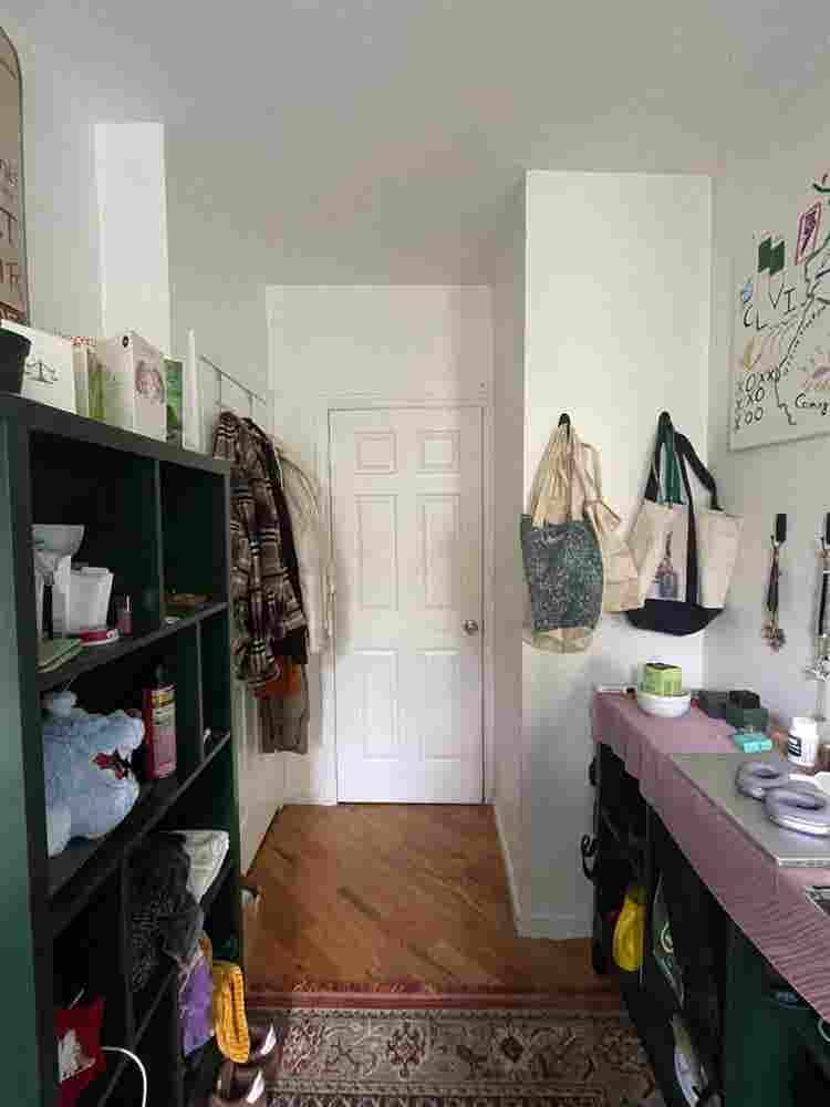 Sunny East Williamsburg Room