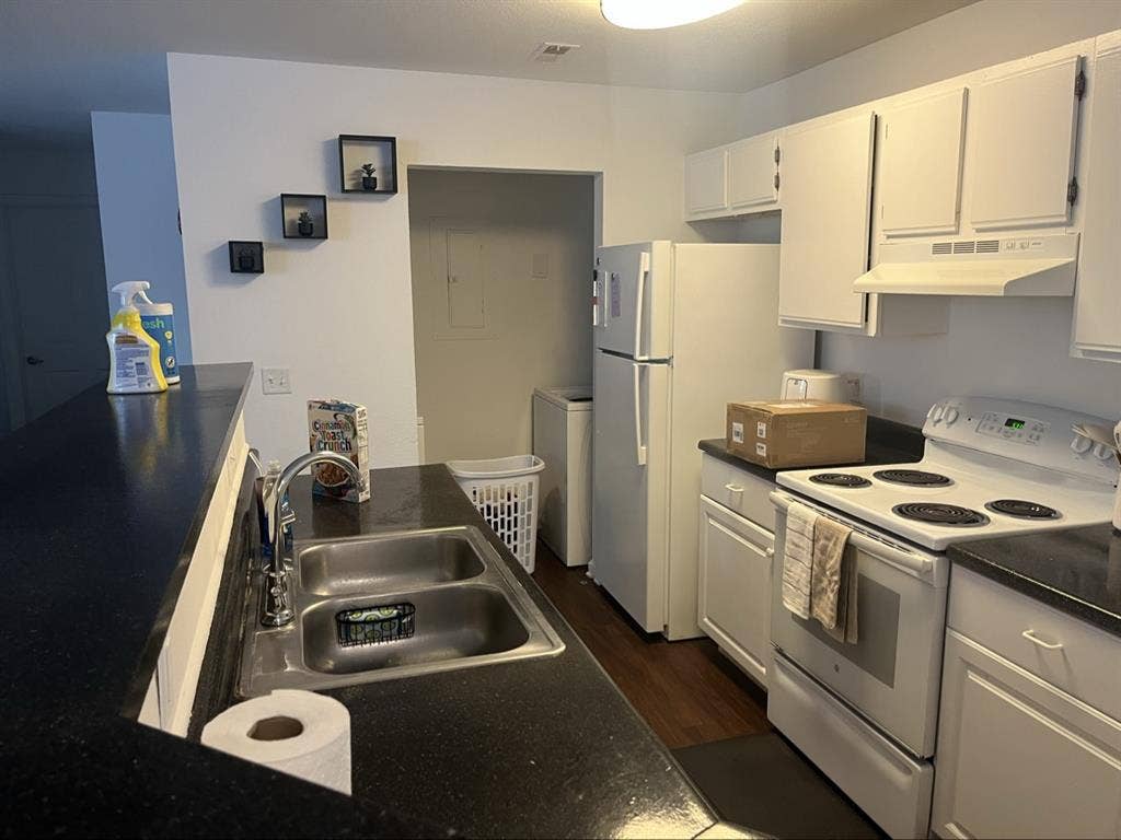 additional roomate wanted! :)