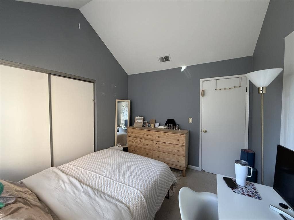 Room for rent near Costco and Hmart