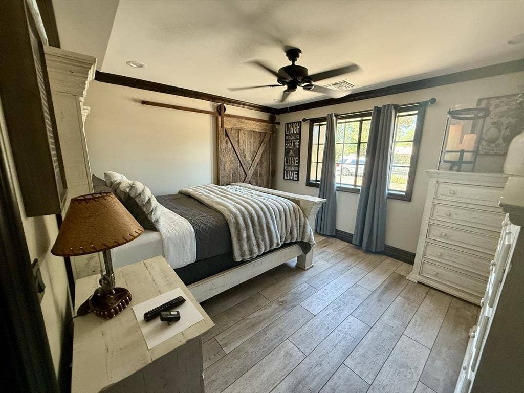 furnished room & all utilities