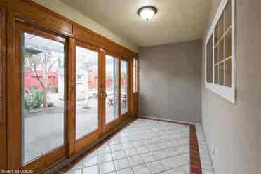 Private Room, Big Common Spaces