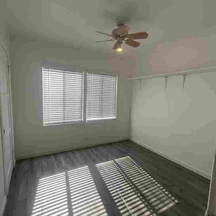 Room for rent, wi-fi is available