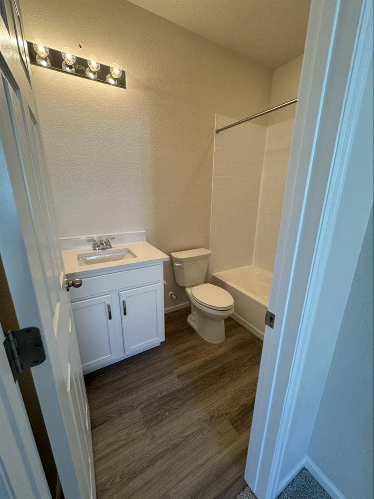 Looking for a responsible roommate