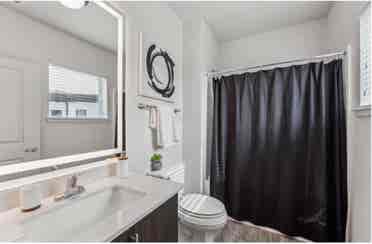 Private Bedroom/Bathroom