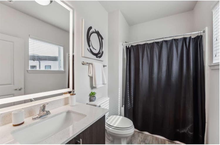 Private Bedroom/Bathroom