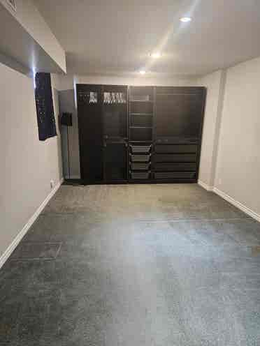 Room for rent in Millwoods $