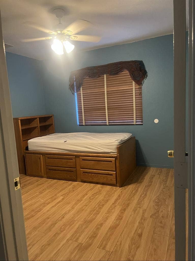 Welcome girl roommate