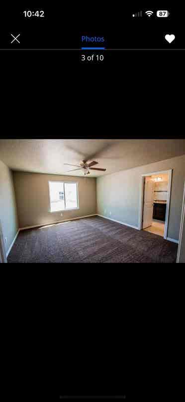 Looking for 1 roommate!