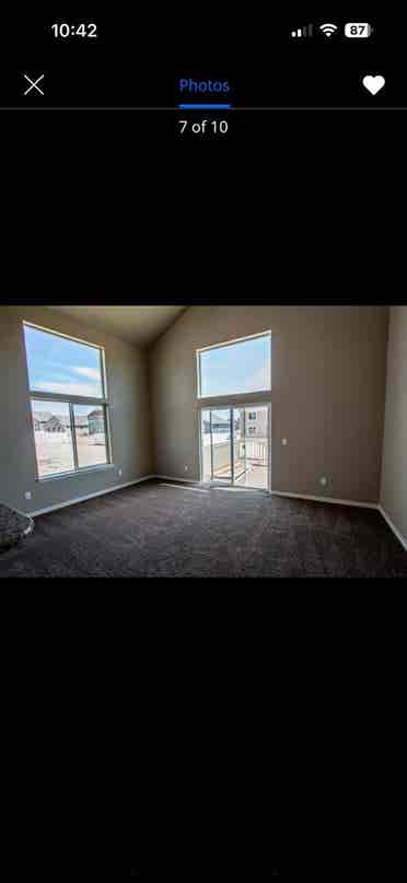 Looking for 1 roommate!