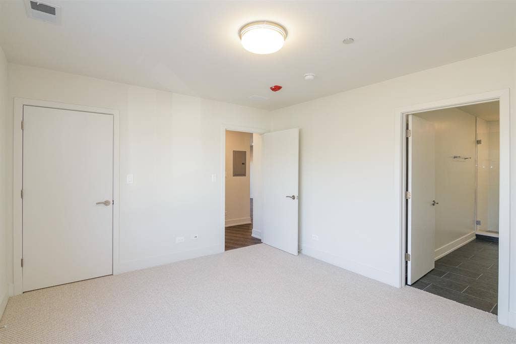 Short term lease w/ option to renew