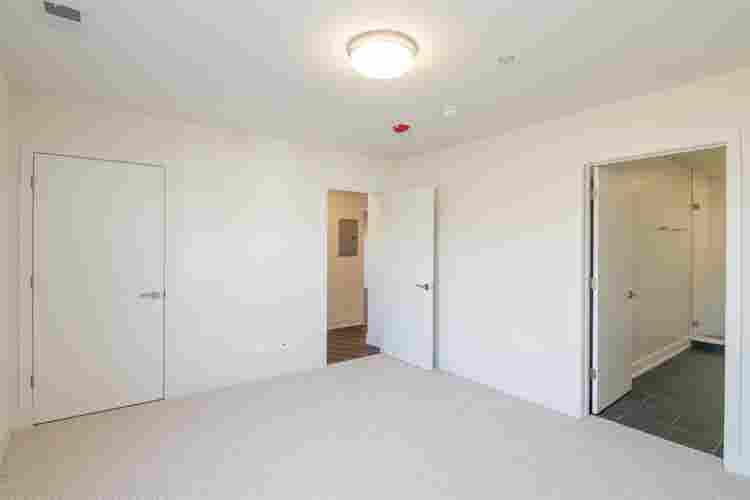 Short term lease w/ option to renew