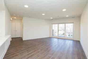 Short term lease w/ option to renew