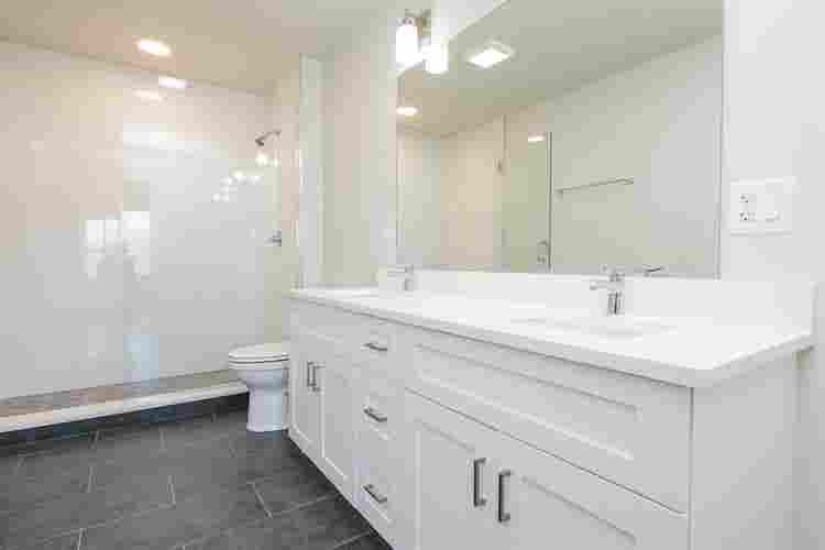 Short term lease w/ option to renew