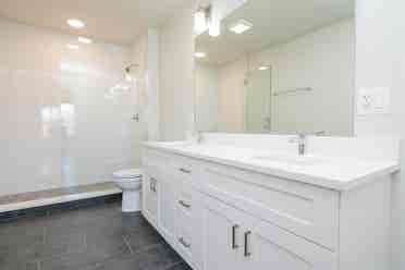 Short term lease w/ option to renew