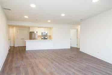 Short term lease w/ option to renew