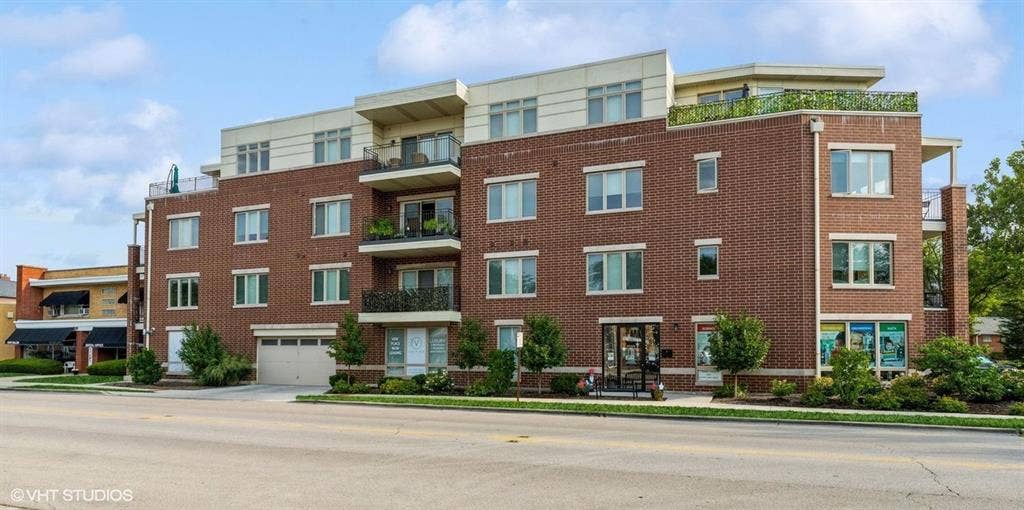 Short term lease w/ option to renew