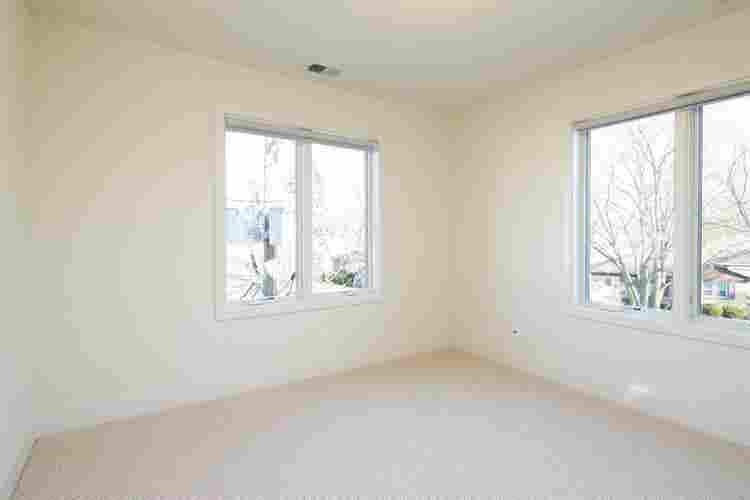 Short term lease w/ option to renew