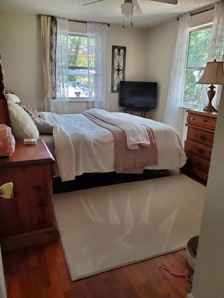 Beautifull Master Bedroom in Home