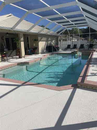 Furnished room in pool home 