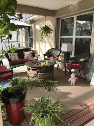 Furnished room in pool home 