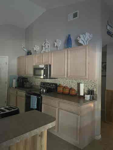 Furnished room in pool home 